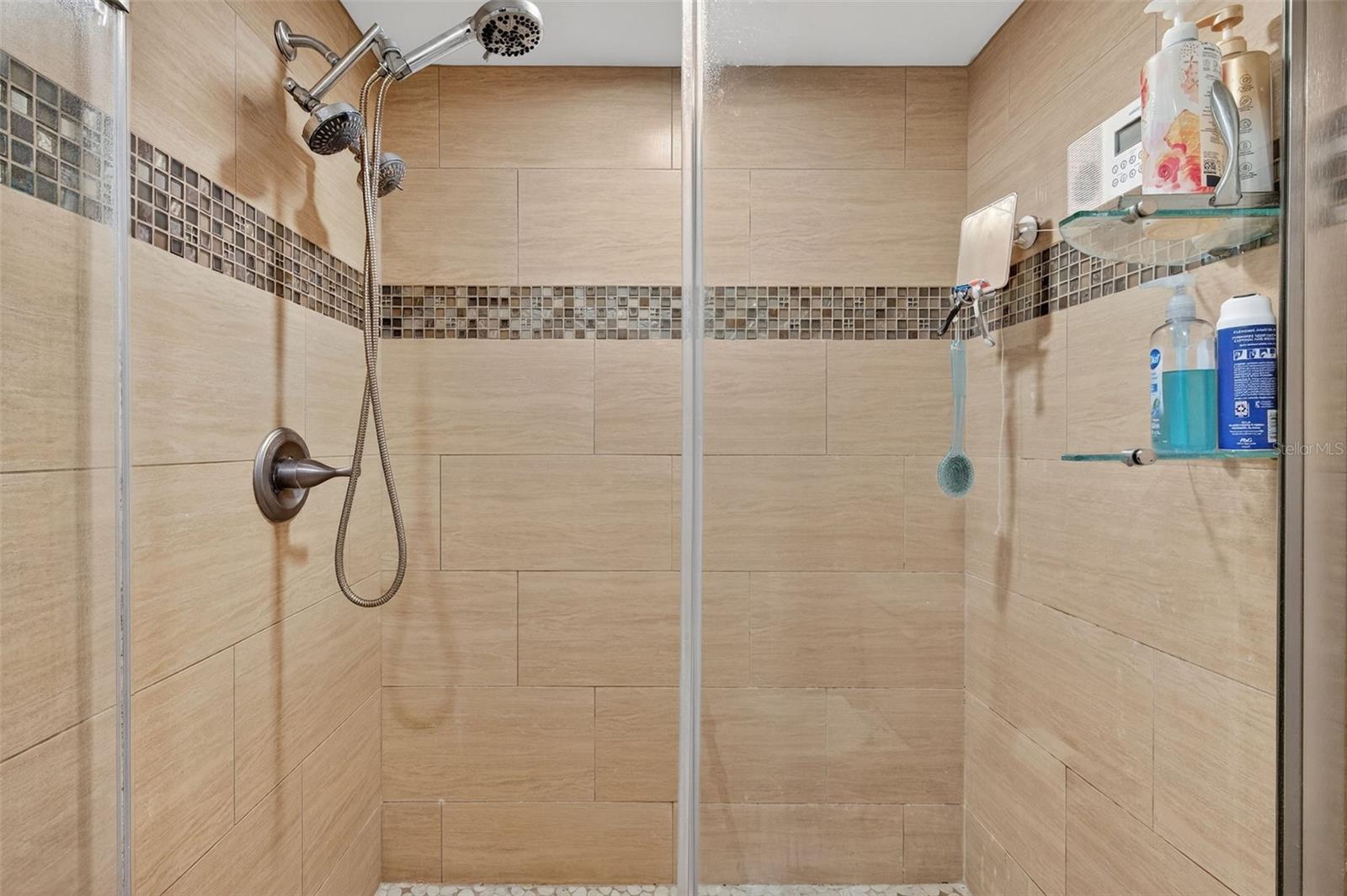 Image 31 of 92 For 223 Island Way 6d