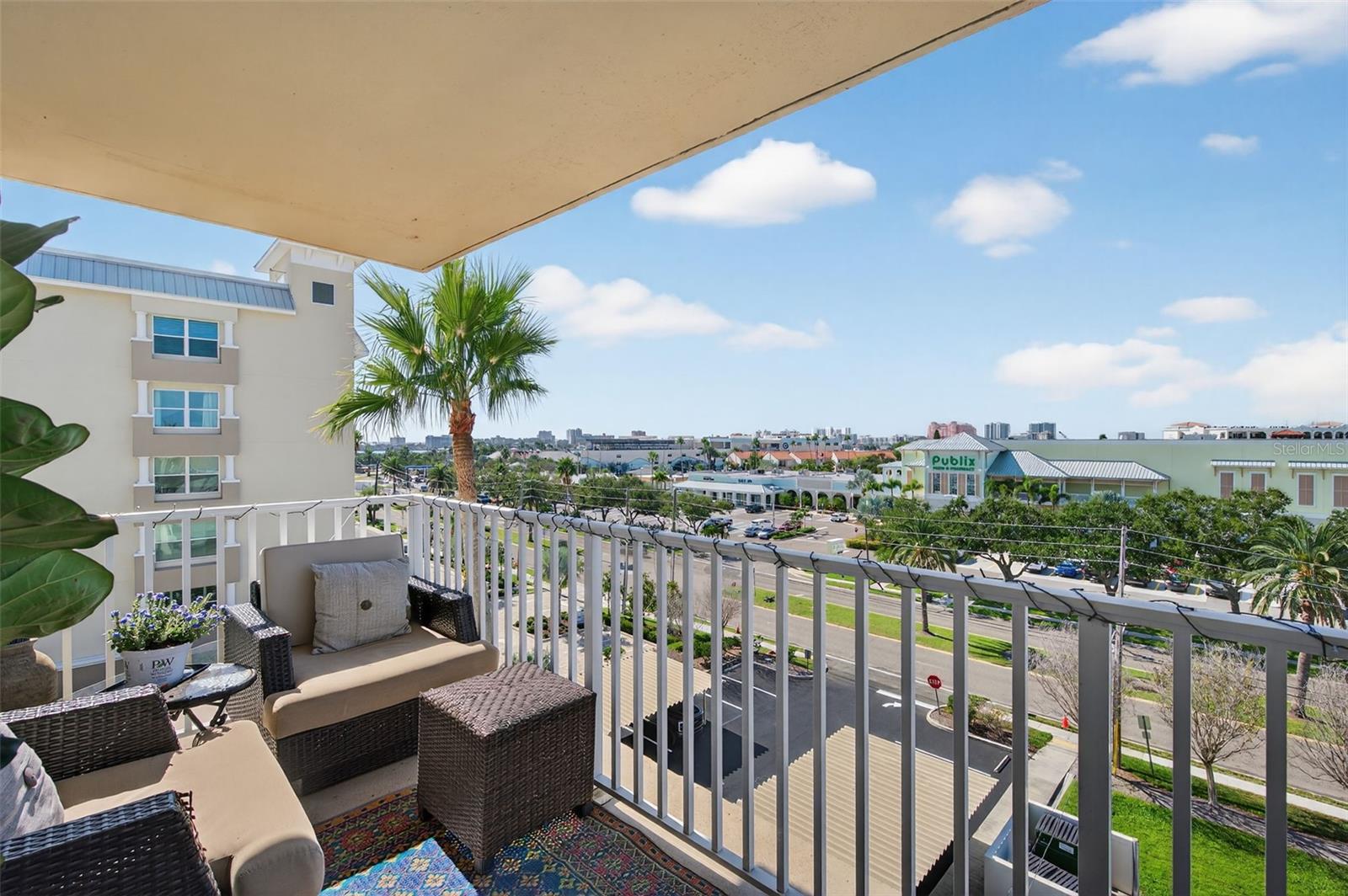 Image 39 of 92 For 223 Island Way 6d