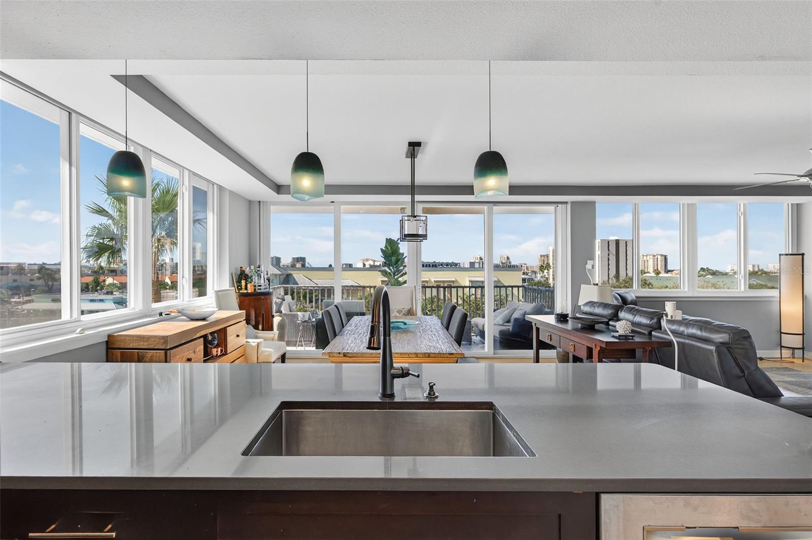 Image 5 of 92 For 223 Island Way 6d