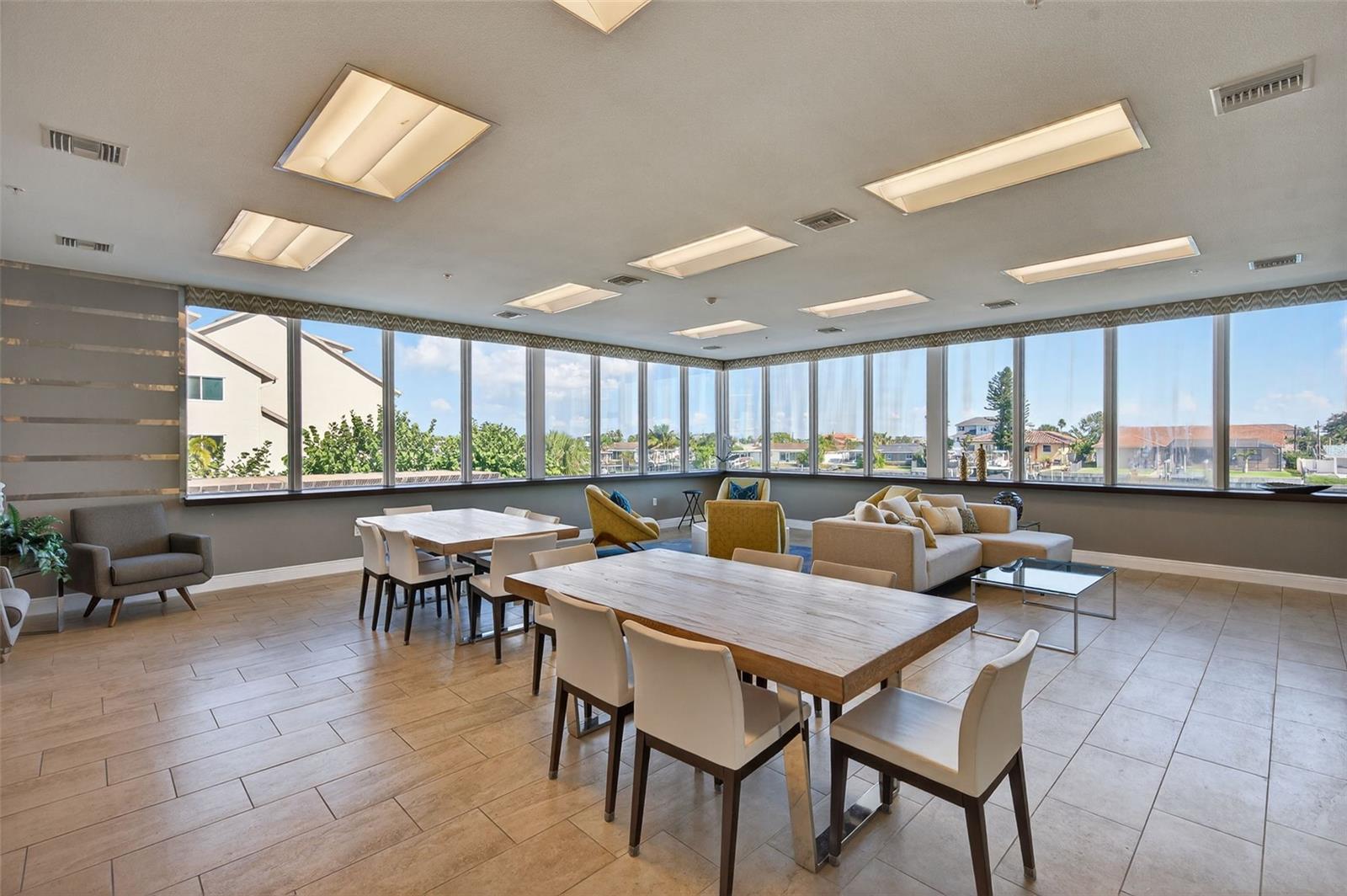 Image 51 of 92 For 223 Island Way 6d