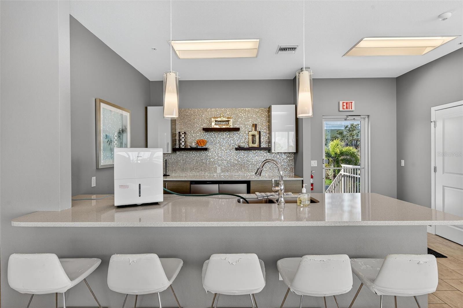 Image 53 of 92 For 223 Island Way 6d