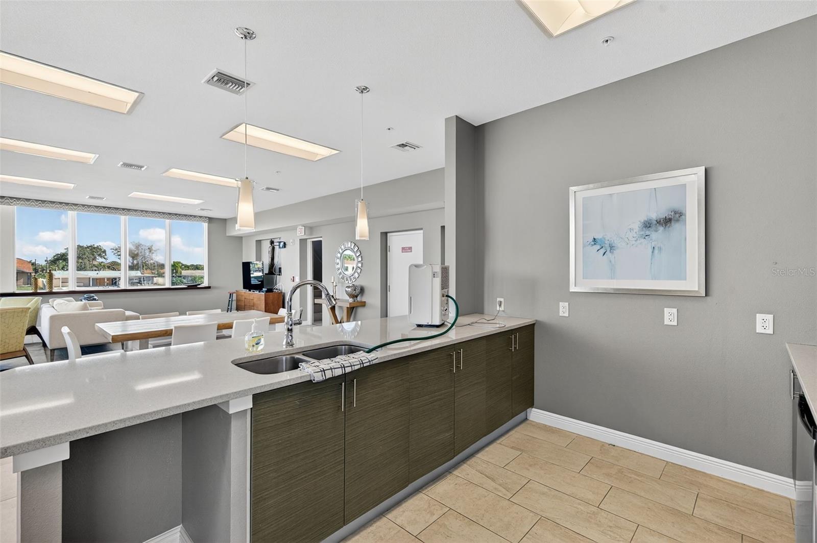 Image 55 of 92 For 223 Island Way 6d