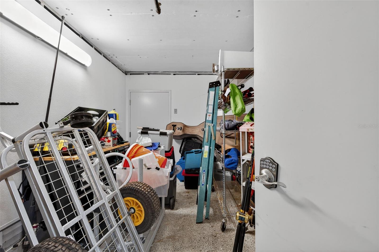 Image 57 of 92 For 223 Island Way 6d