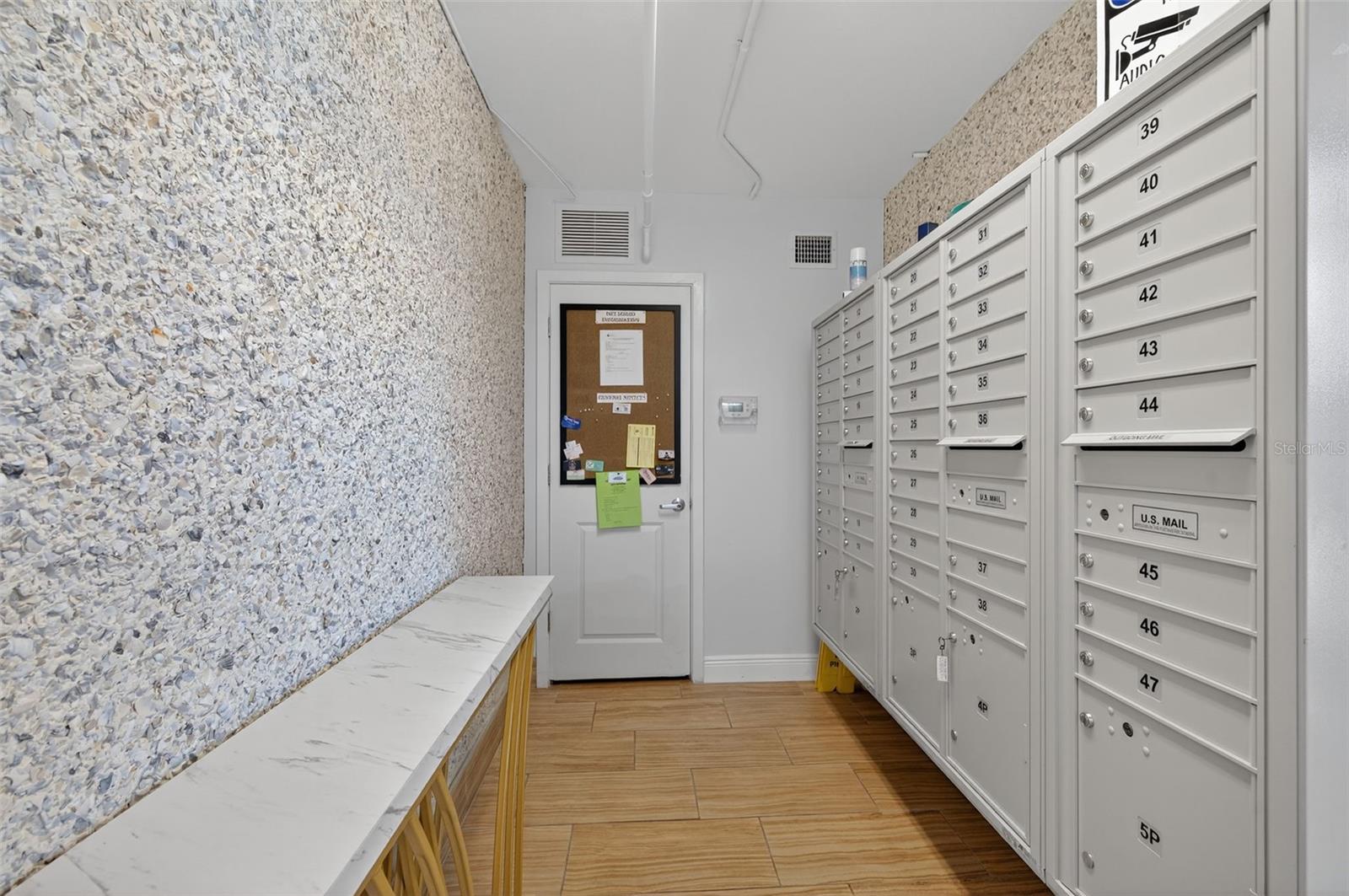 Image 58 of 92 For 223 Island Way 6d