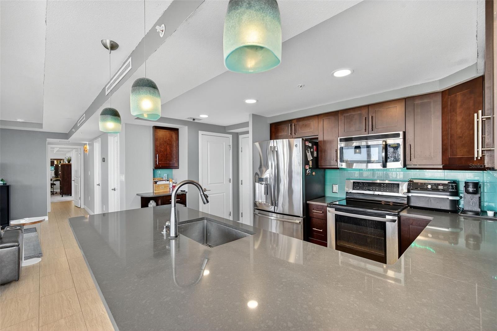 Image 6 of 92 For 223 Island Way 6d