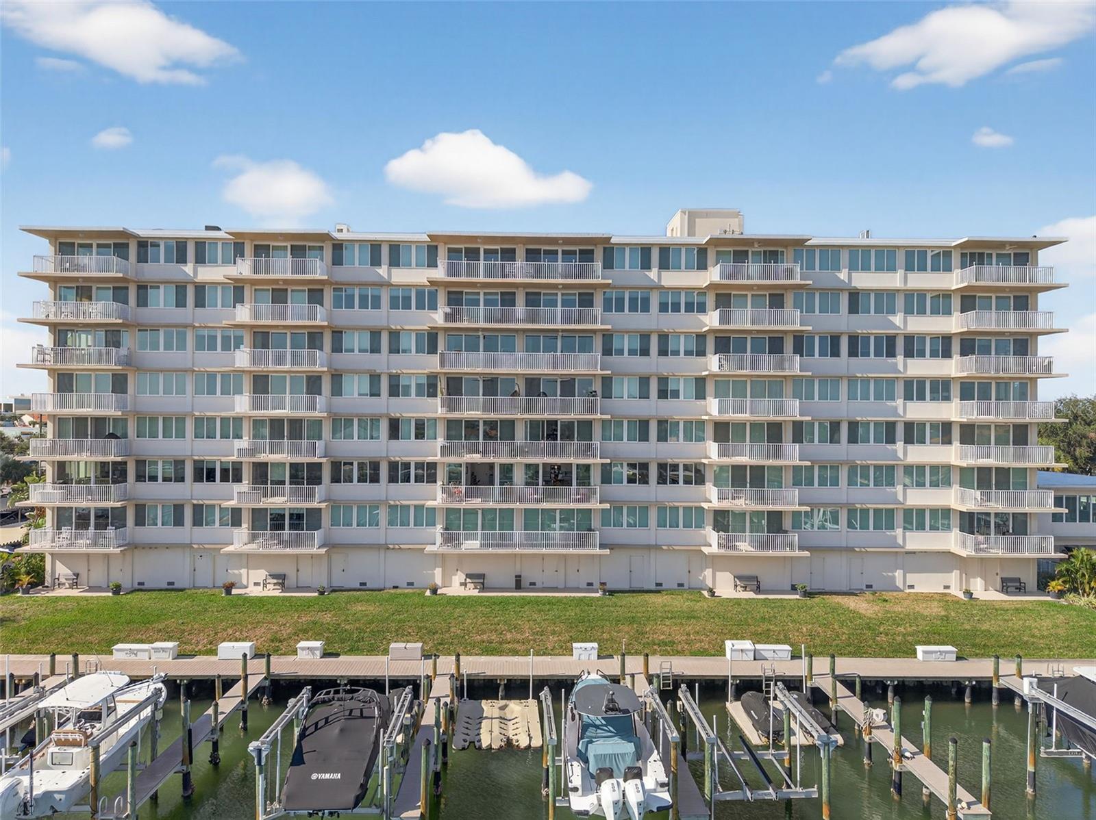 Image 73 of 92 For 223 Island Way 6d