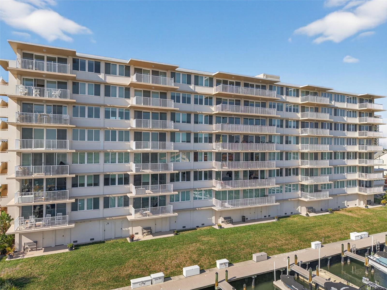 Image 74 of 92 For 223 Island Way 6d