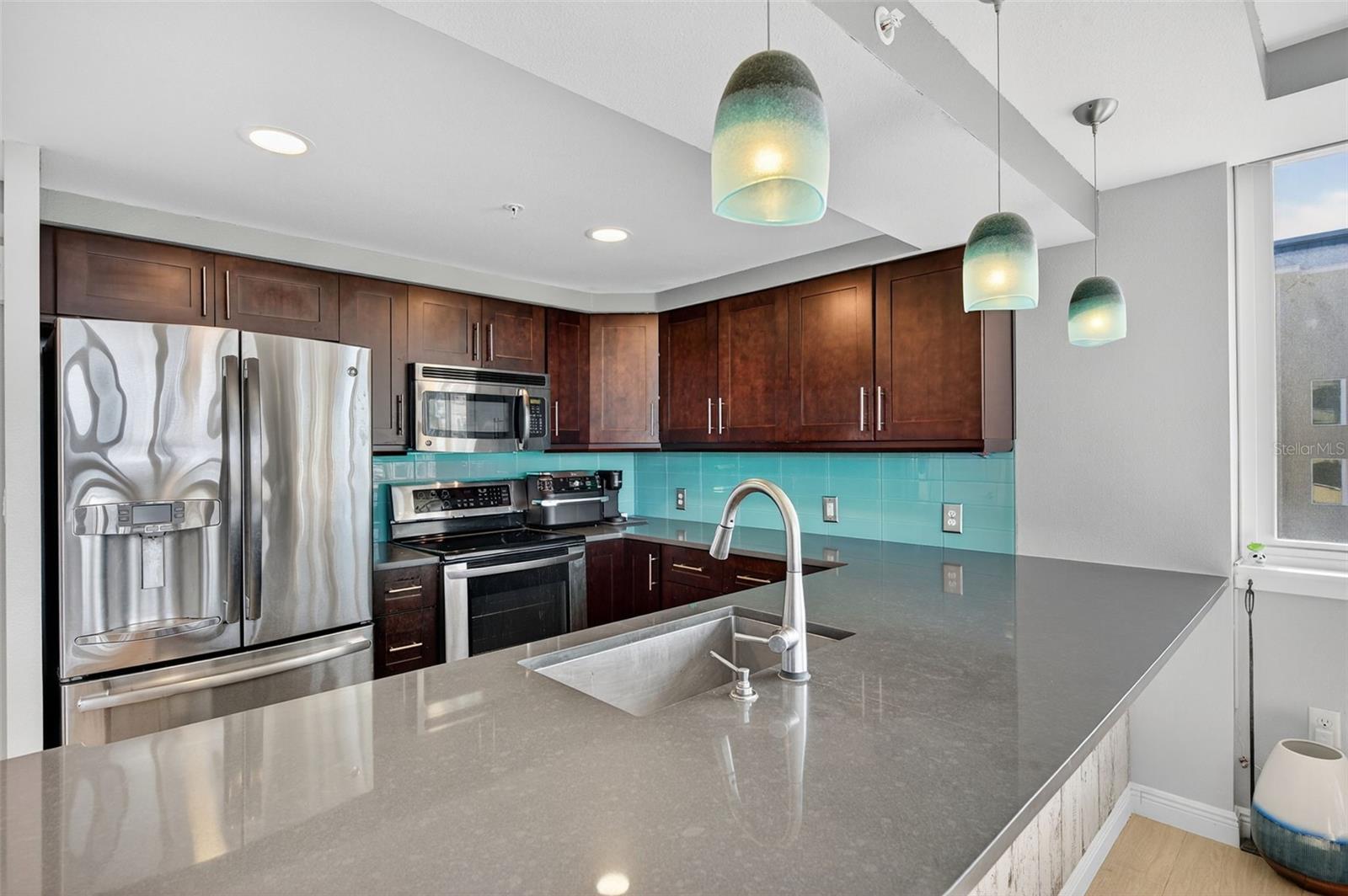 Image 9 of 92 For 223 Island Way 6d