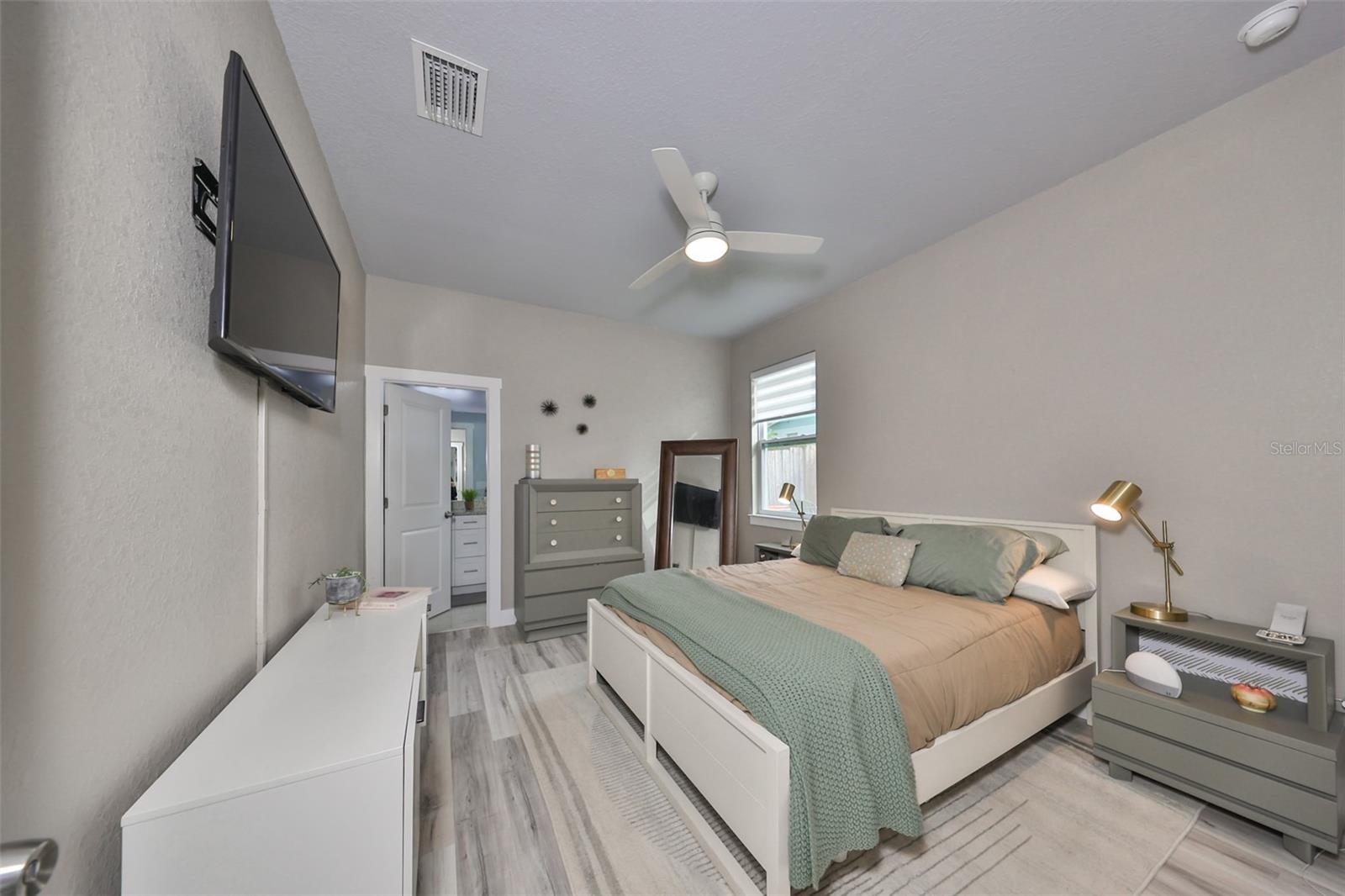 Image 17 of 32 For 1819 Eskimo Avenue