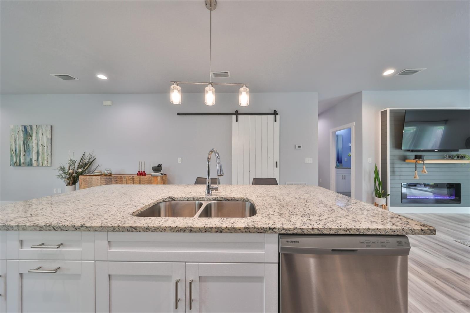 Image 9 of 32 For 1819 Eskimo Avenue