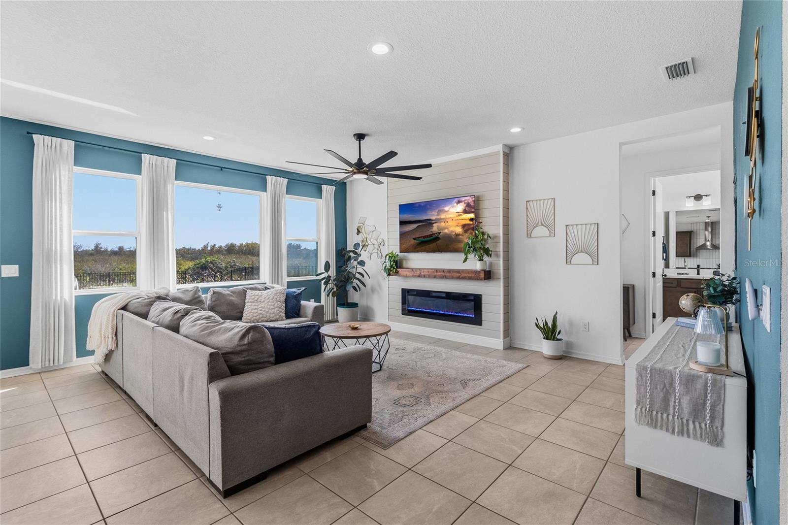 Image 17 of 67 For 11124 Moonsail Drive