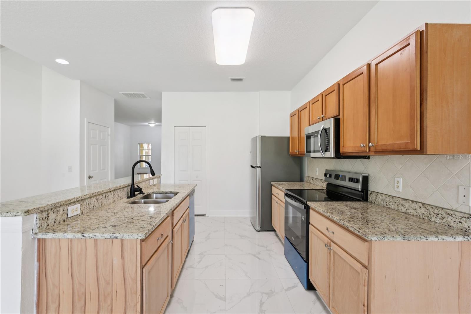 Image 11 of 41 For 9225 Stone River Place