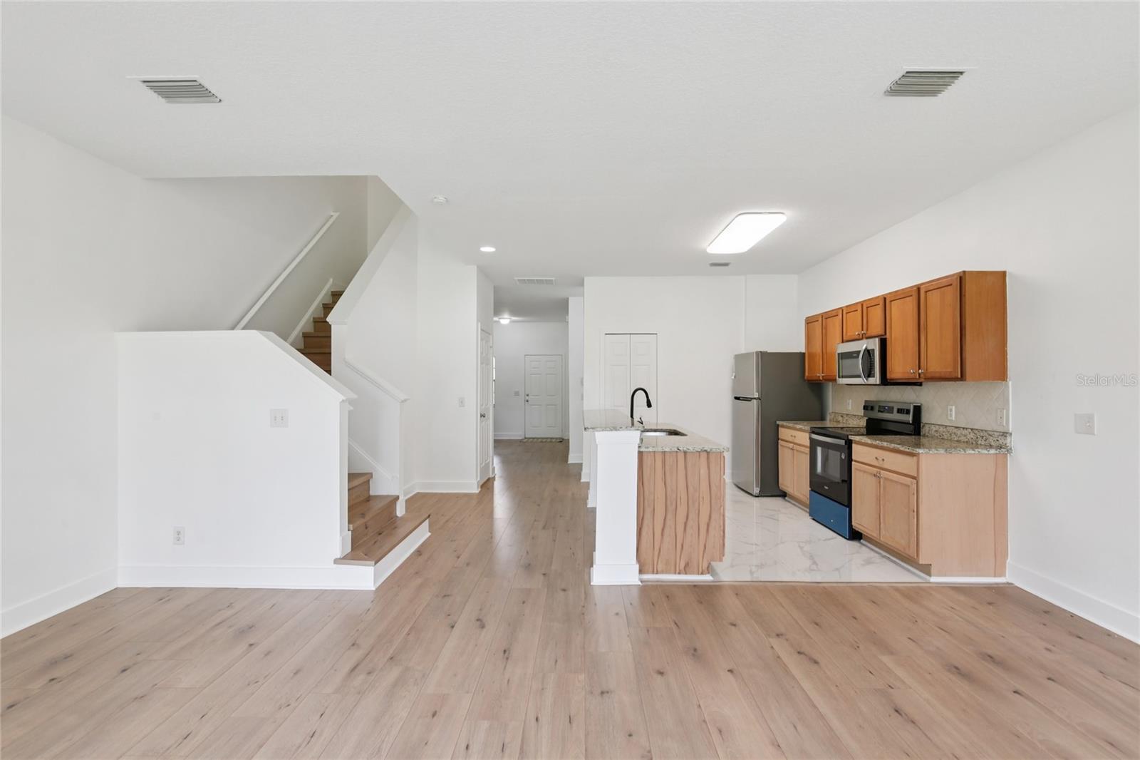 Image 5 of 41 For 9225 Stone River Place