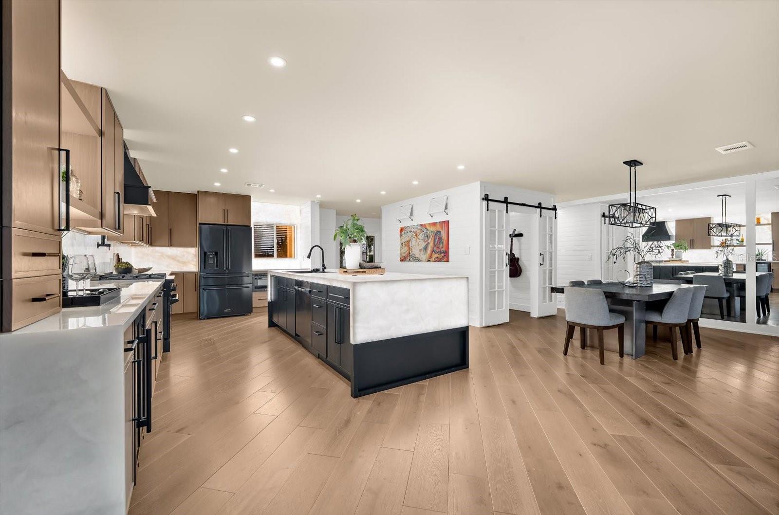 Listing photo id 12 for 330 Leeward Island