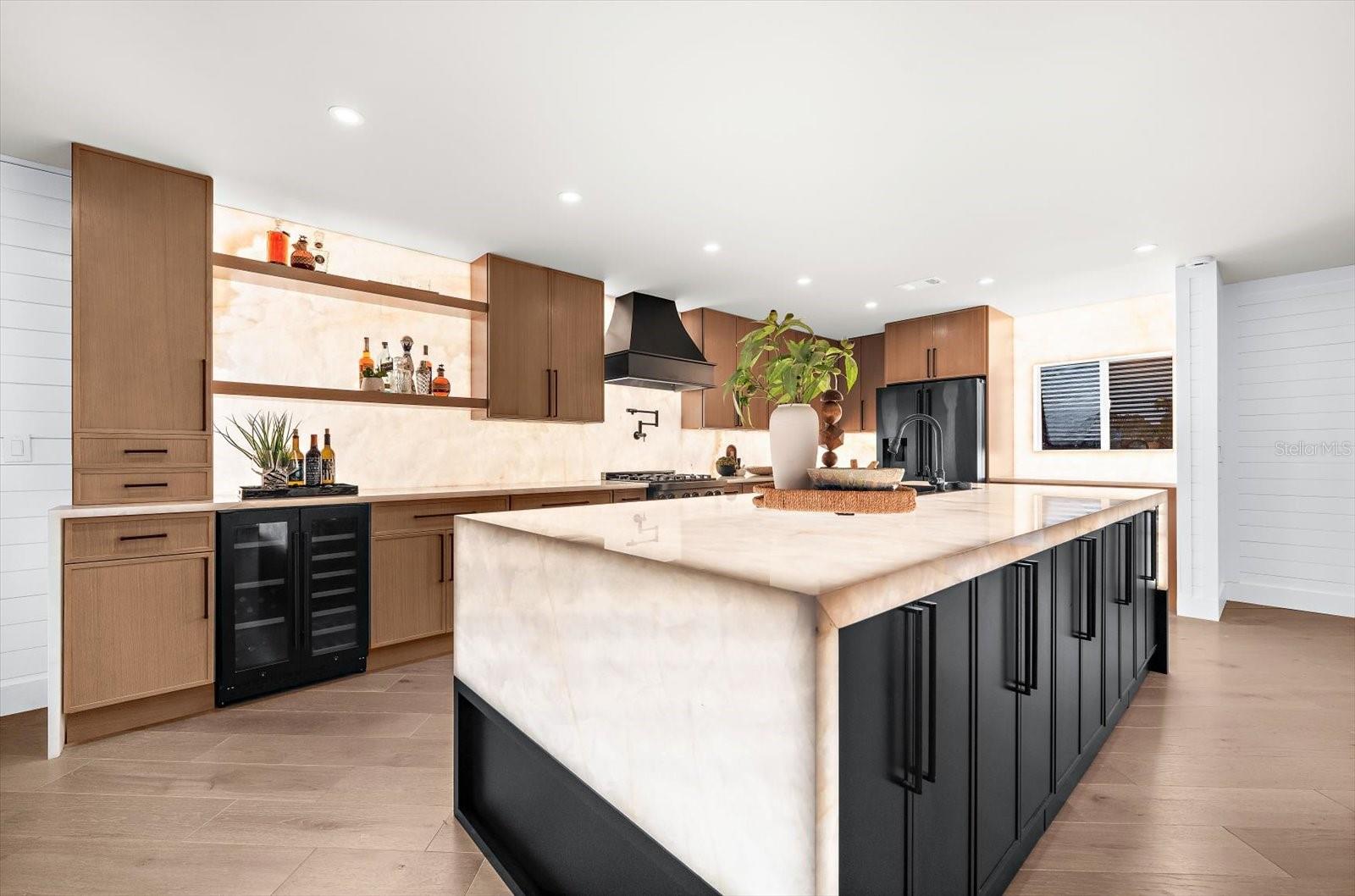 Listing photo id 15 for 330 Leeward Island