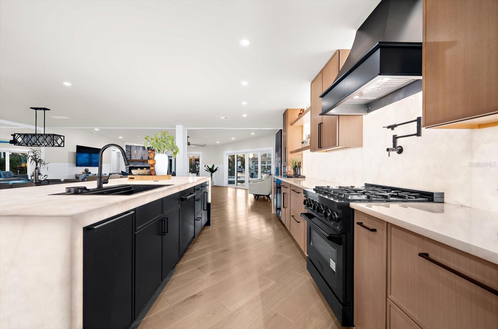 Listing photo id 18 for 330 Leeward Island