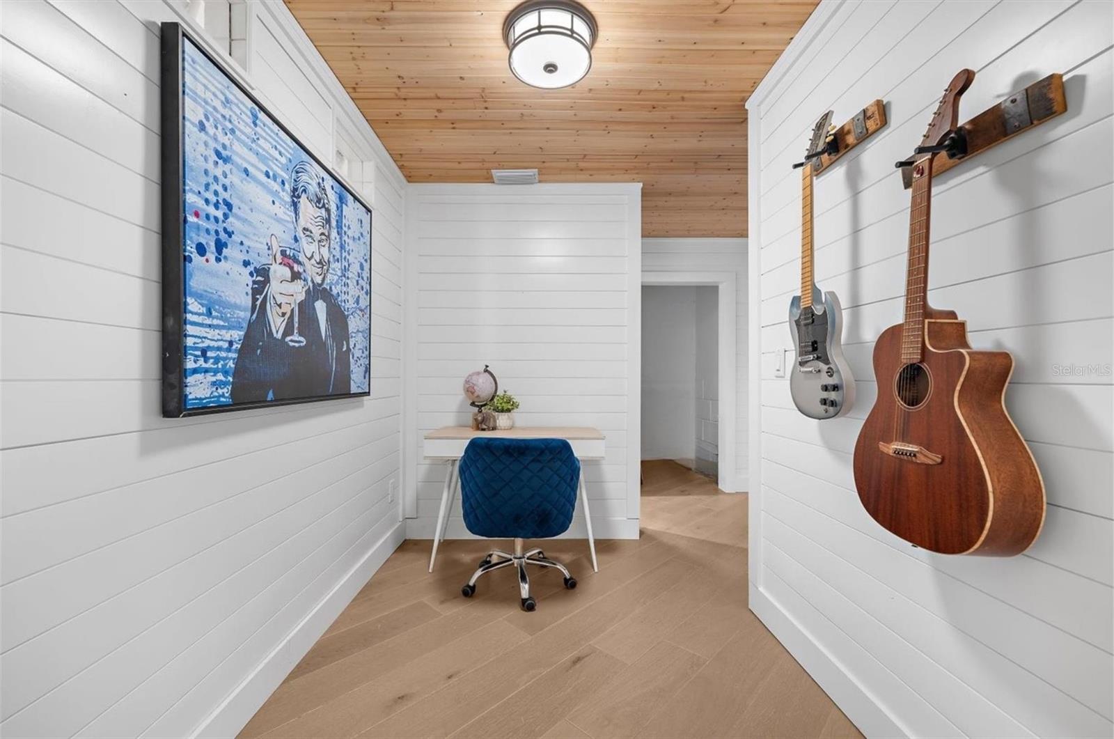 Listing photo id 21 for 330 Leeward Island