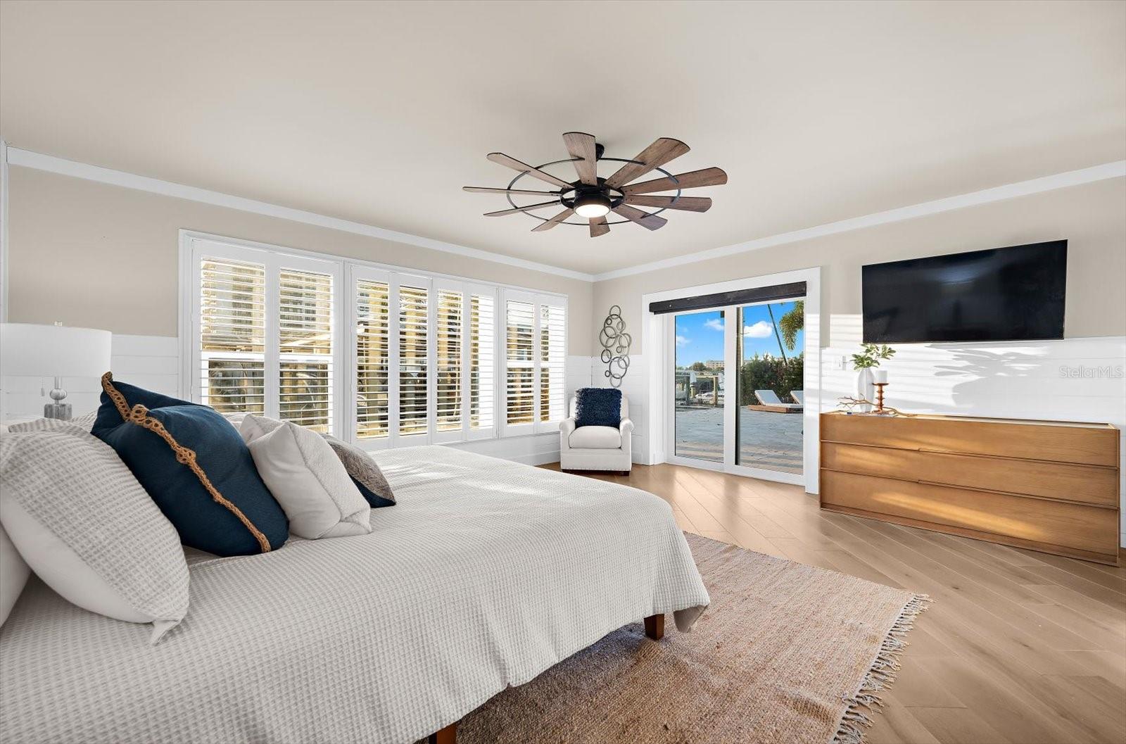 Listing photo id 25 for 330 Leeward Island