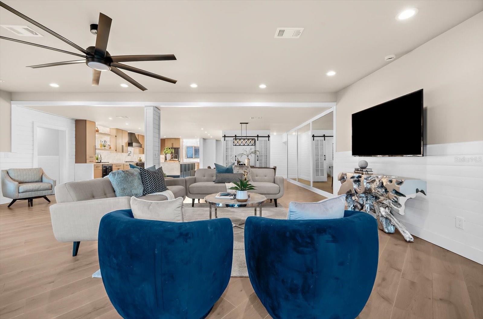 Listing photo id 2 for 330 Leeward Island