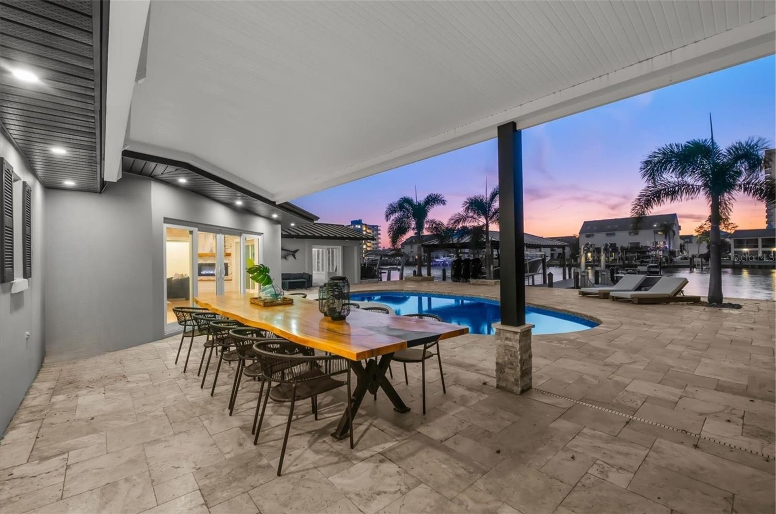 Listing photo id 41 for 330 Leeward Island