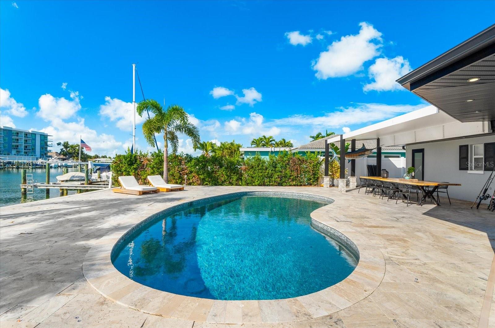 Listing photo id 48 for 330 Leeward Island