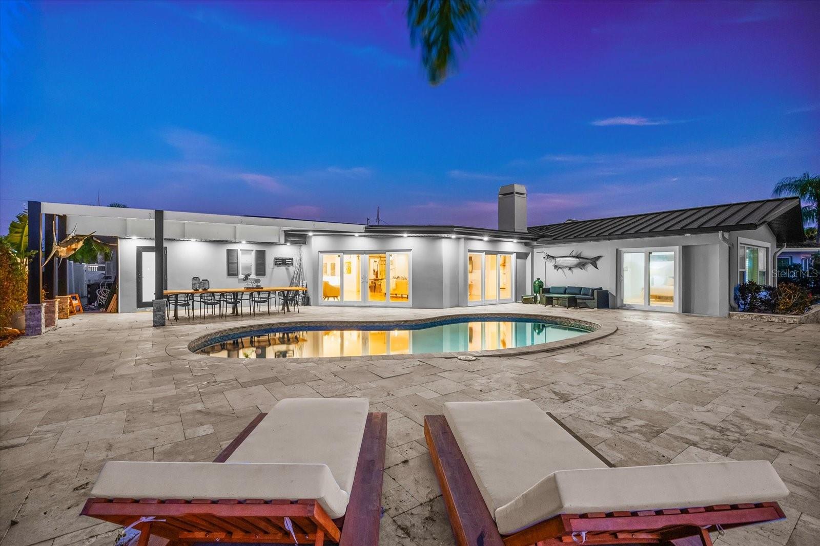 Listing photo id 53 for 330 Leeward Island