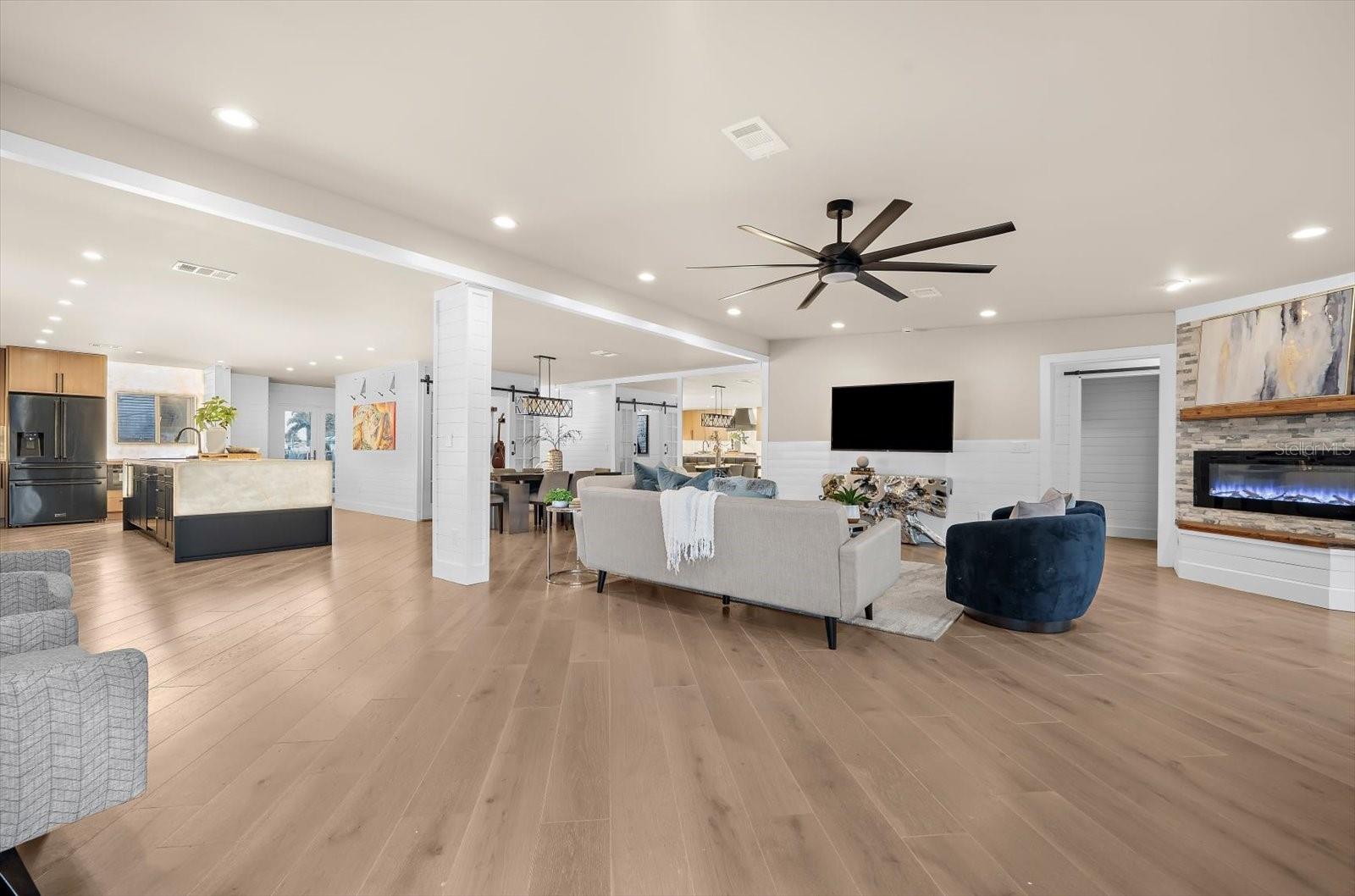 Listing photo id 5 for 330 Leeward Island