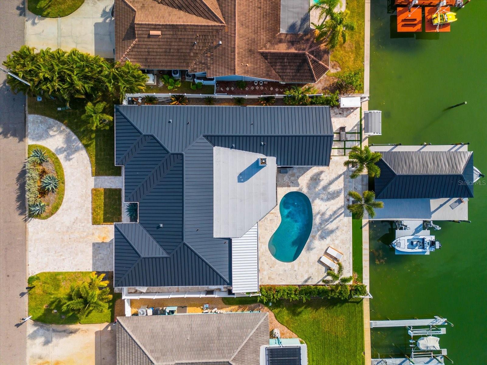 Listing photo id 74 for 330 Leeward Island