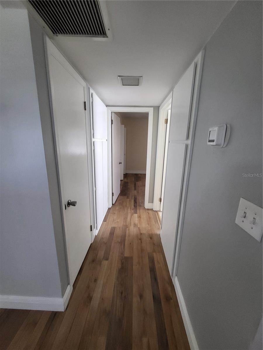 Image 7 of 28 For 1576 Council Drive