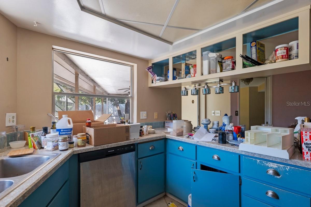 Image 11 of 35 For 5687 Eichen Circle E