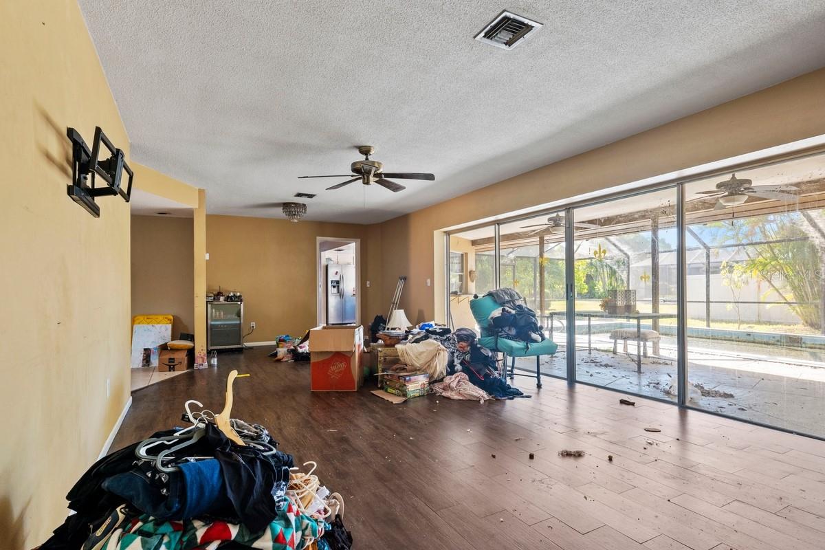 Image 12 of 35 For 5687 Eichen Circle E