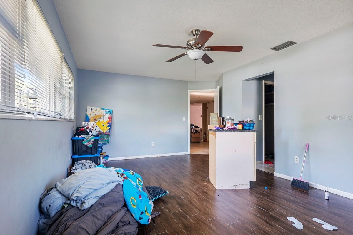 Image 16 of 35 For 5687 Eichen Circle E