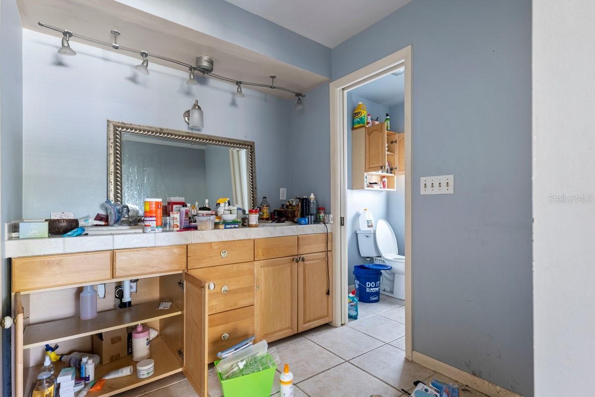 Image 17 of 35 For 5687 Eichen Circle E