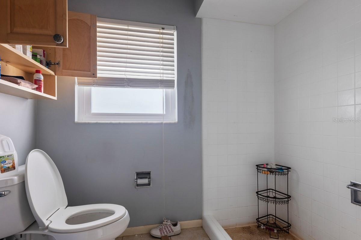 Image 18 of 35 For 5687 Eichen Circle E