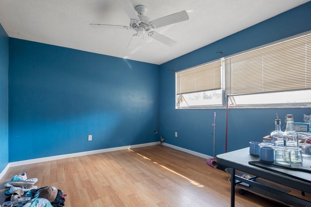 Image 25 of 35 For 5687 Eichen Circle E