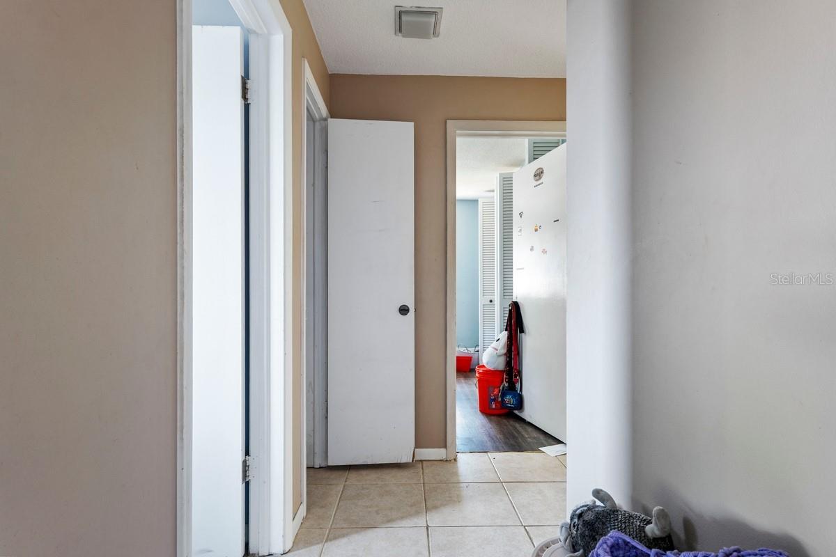 Image 29 of 35 For 5687 Eichen Circle E