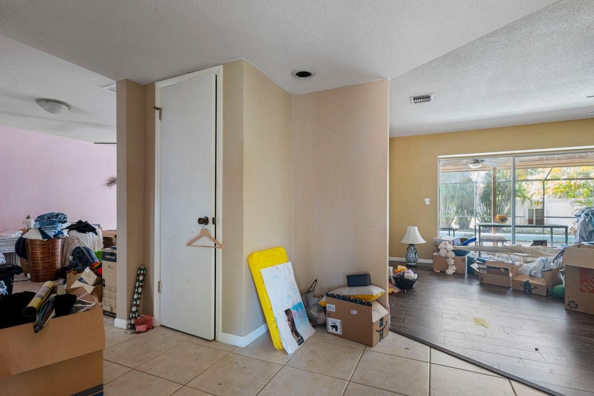 Image 31 of 35 For 5687 Eichen Circle E