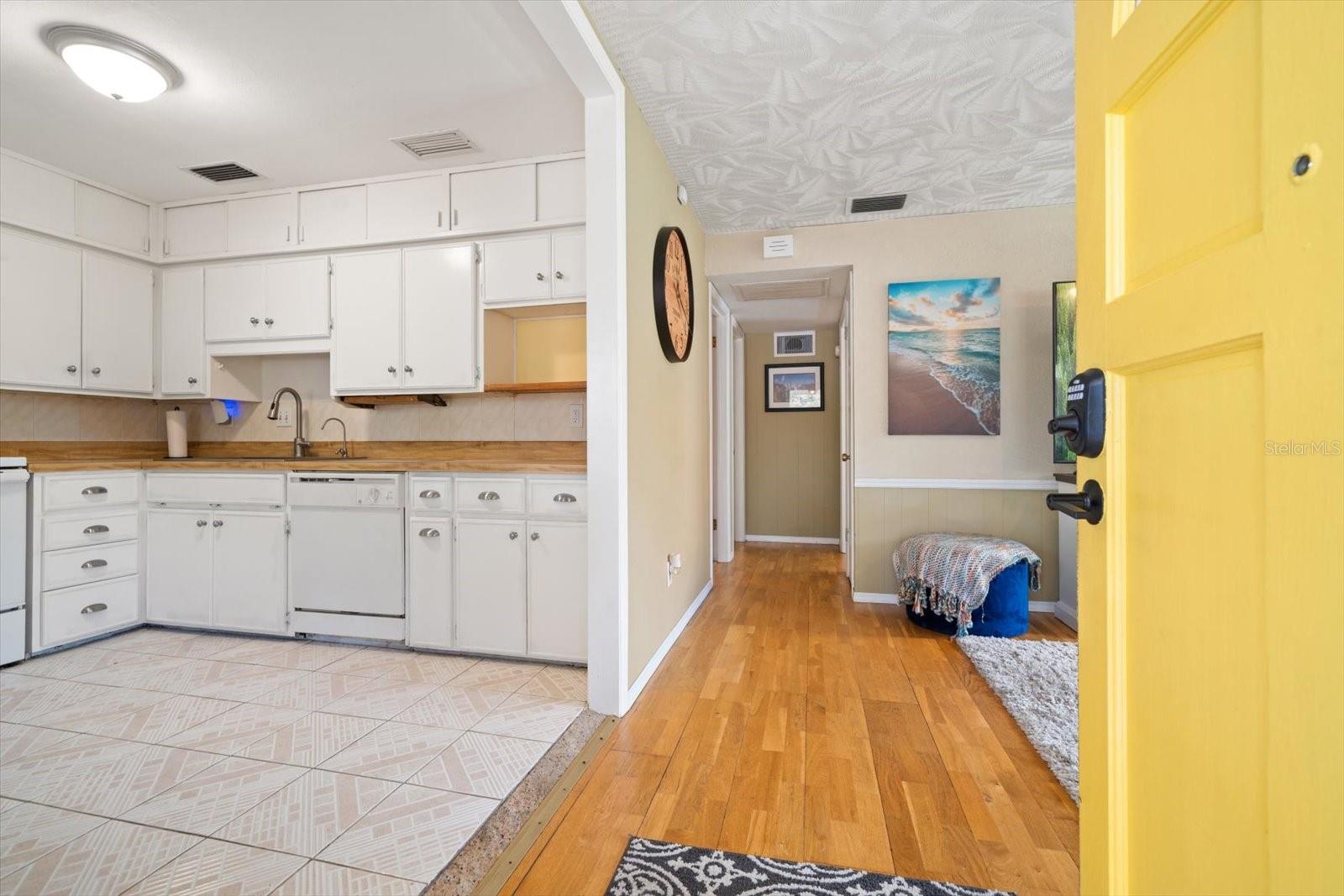 Image 10 of 40 For 550 3rd Street Sw