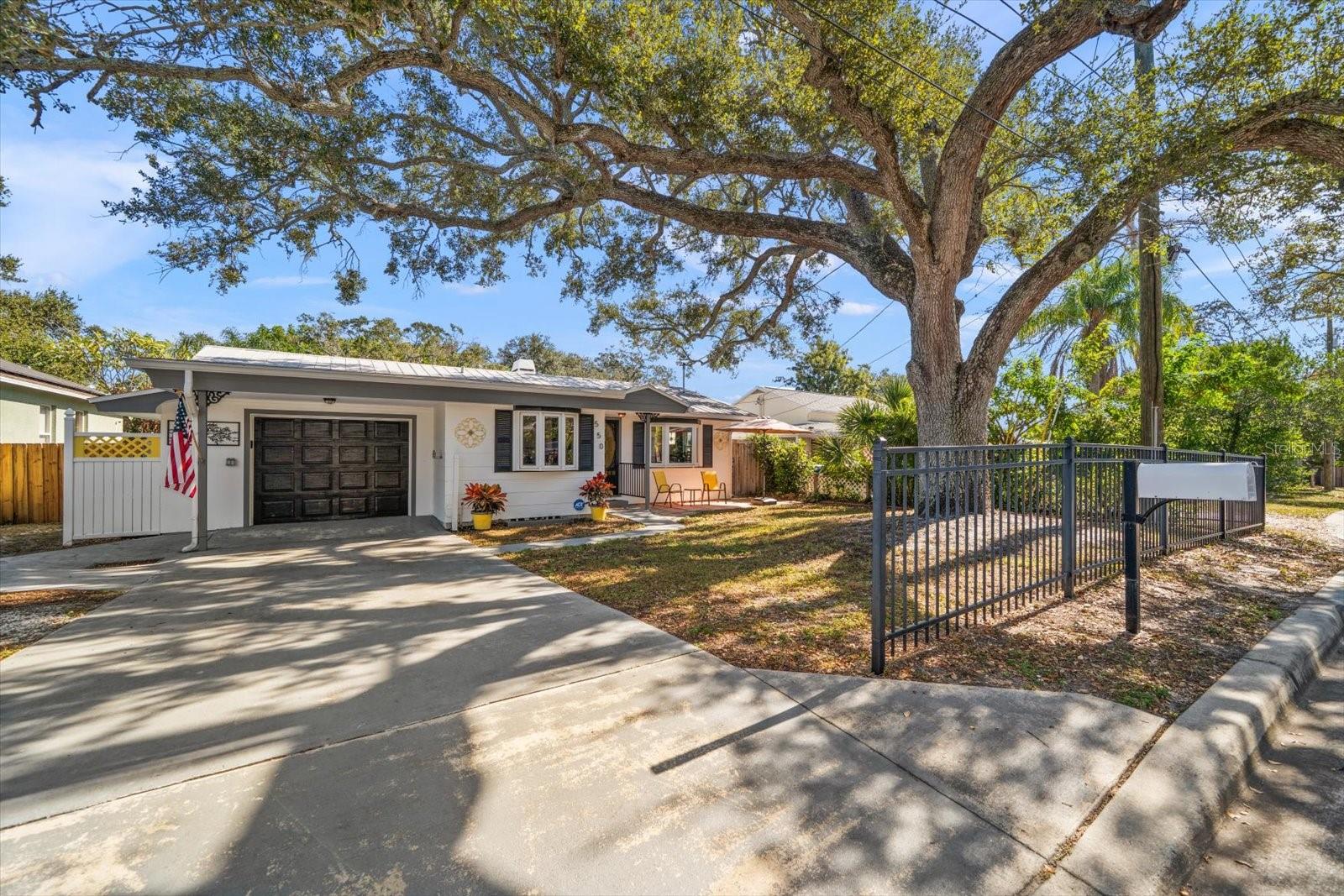 Image 5 of 40 For 550 3rd Street Sw