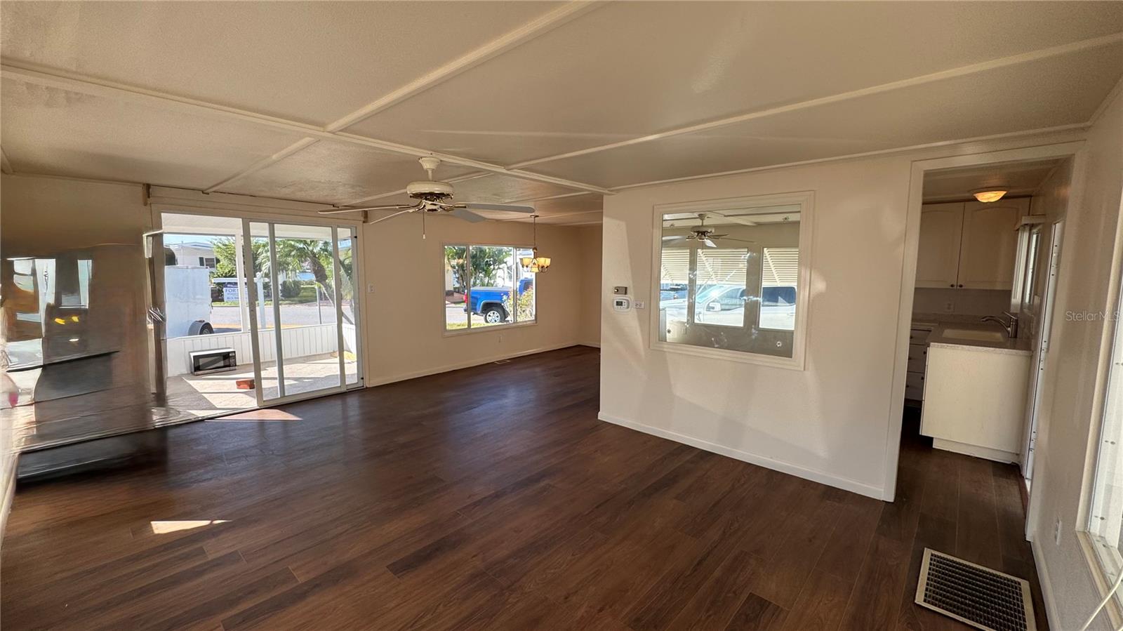 Image 6 of 35 For 61 5th Avenue