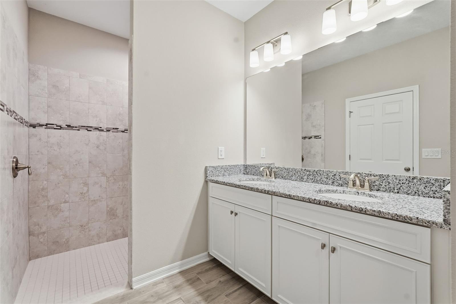 Image 26 of 40 For 17618 Cortes Creek Boulevard