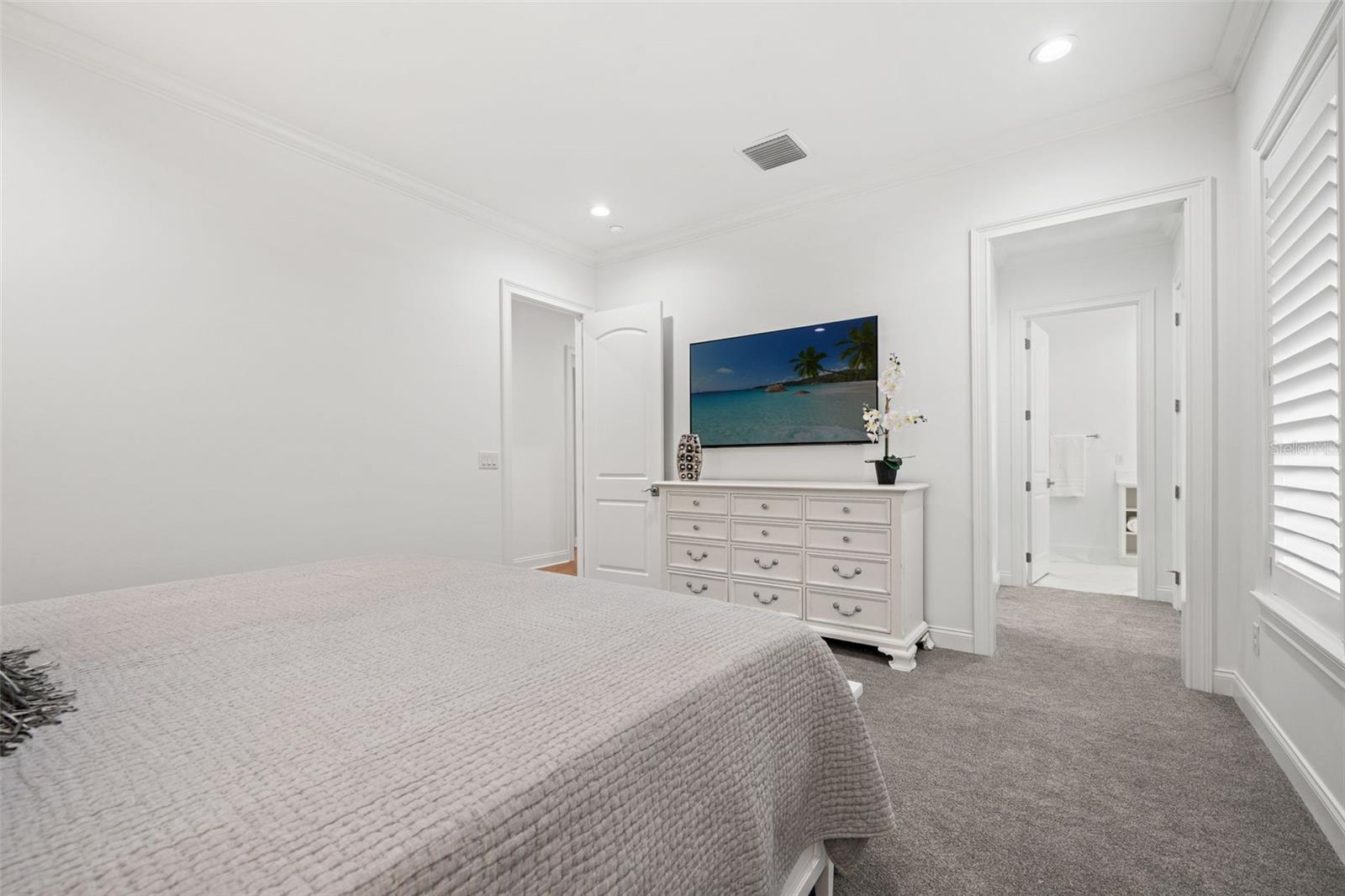 Image 31 of 62 For 4202 Woodmere Road