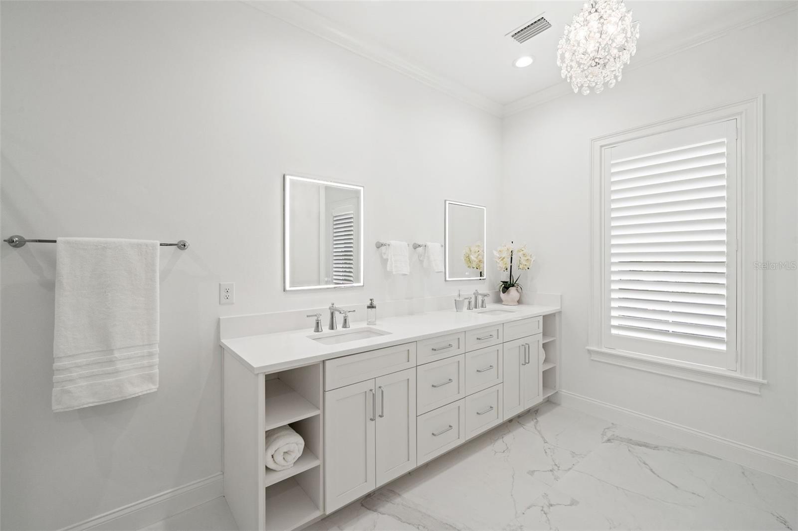 Image 34 of 62 For 4202 Woodmere Road