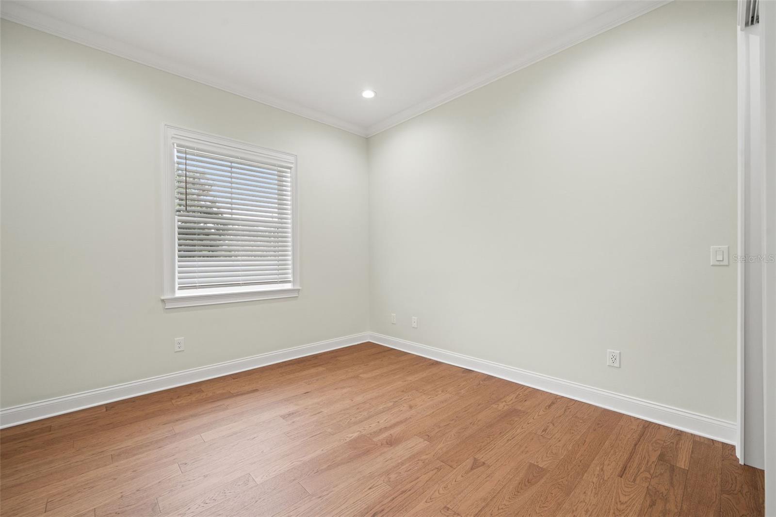 Image 37 of 62 For 4202 Woodmere Road