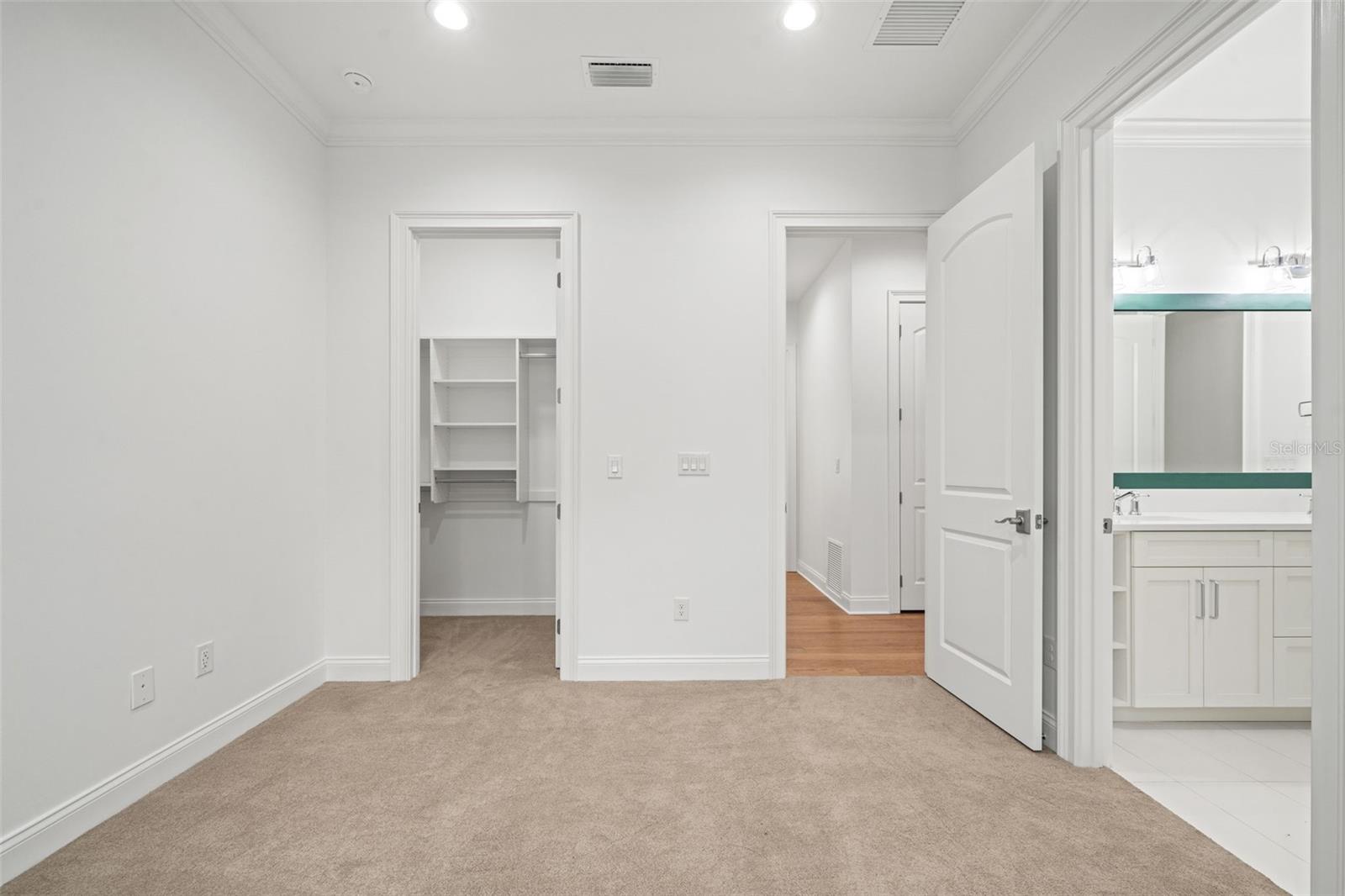 Image 41 of 62 For 4202 Woodmere Road