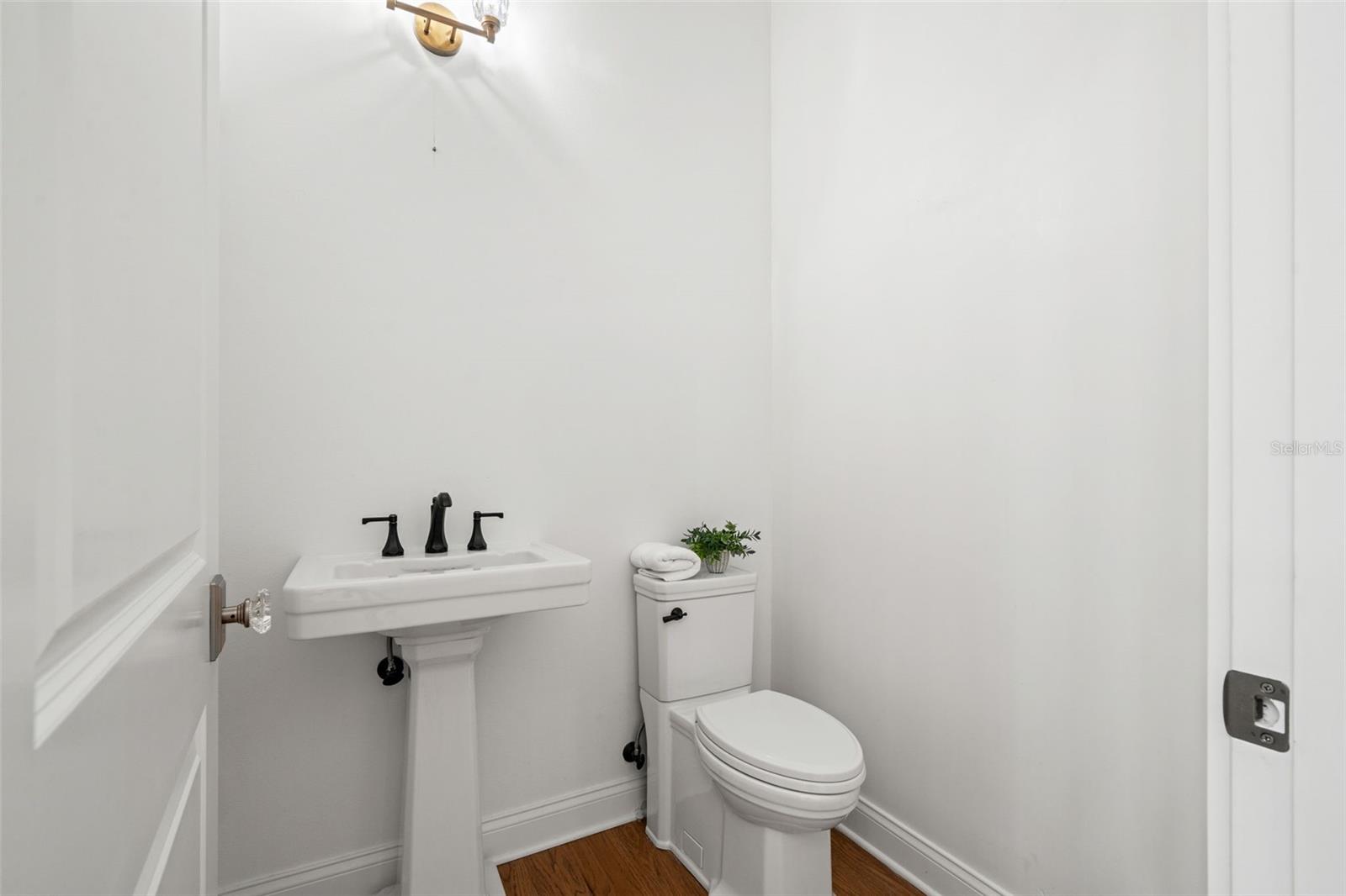 Image 8 of 62 For 4202 Woodmere Road