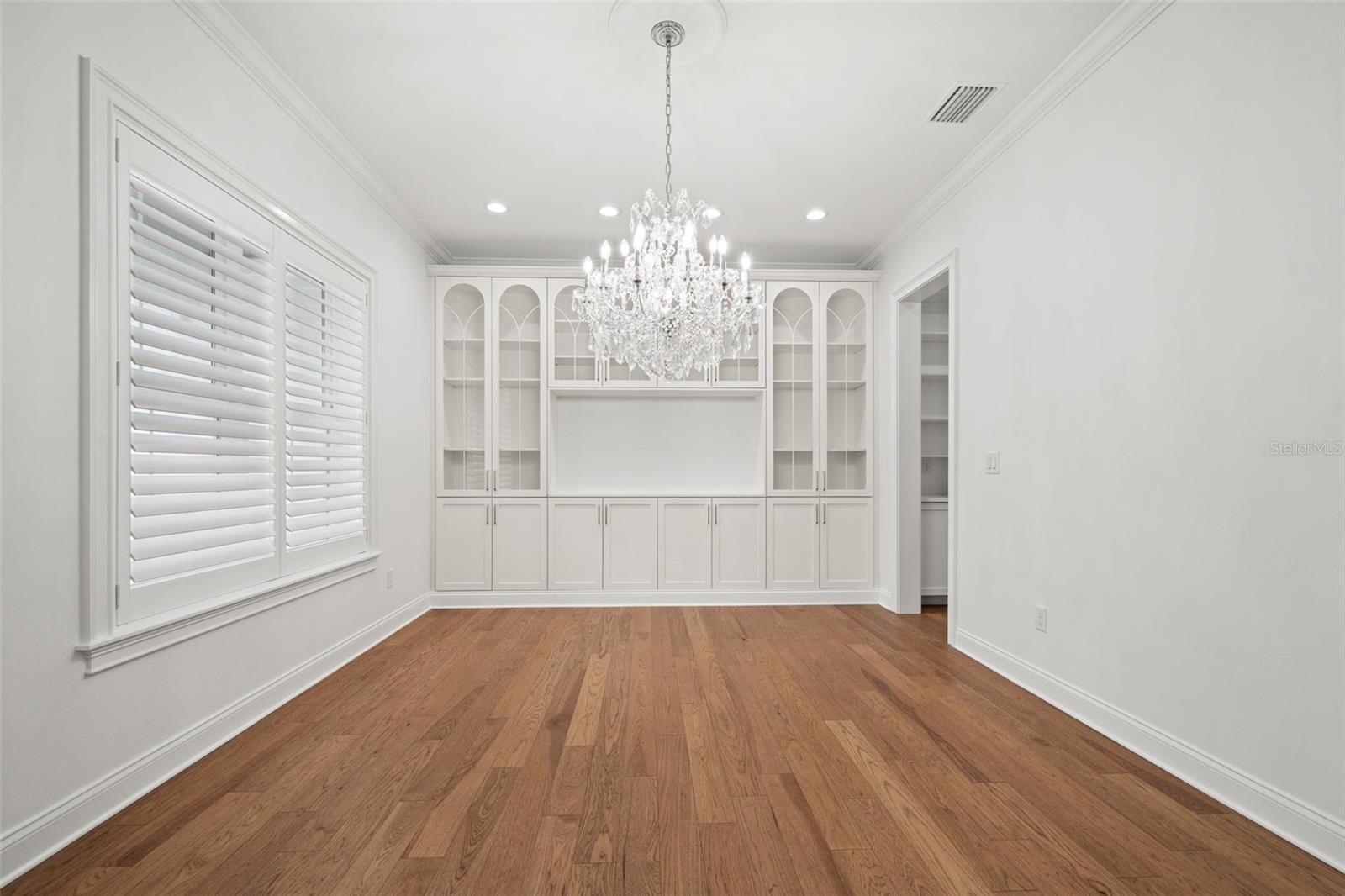 Image 9 of 62 For 4202 Woodmere Road