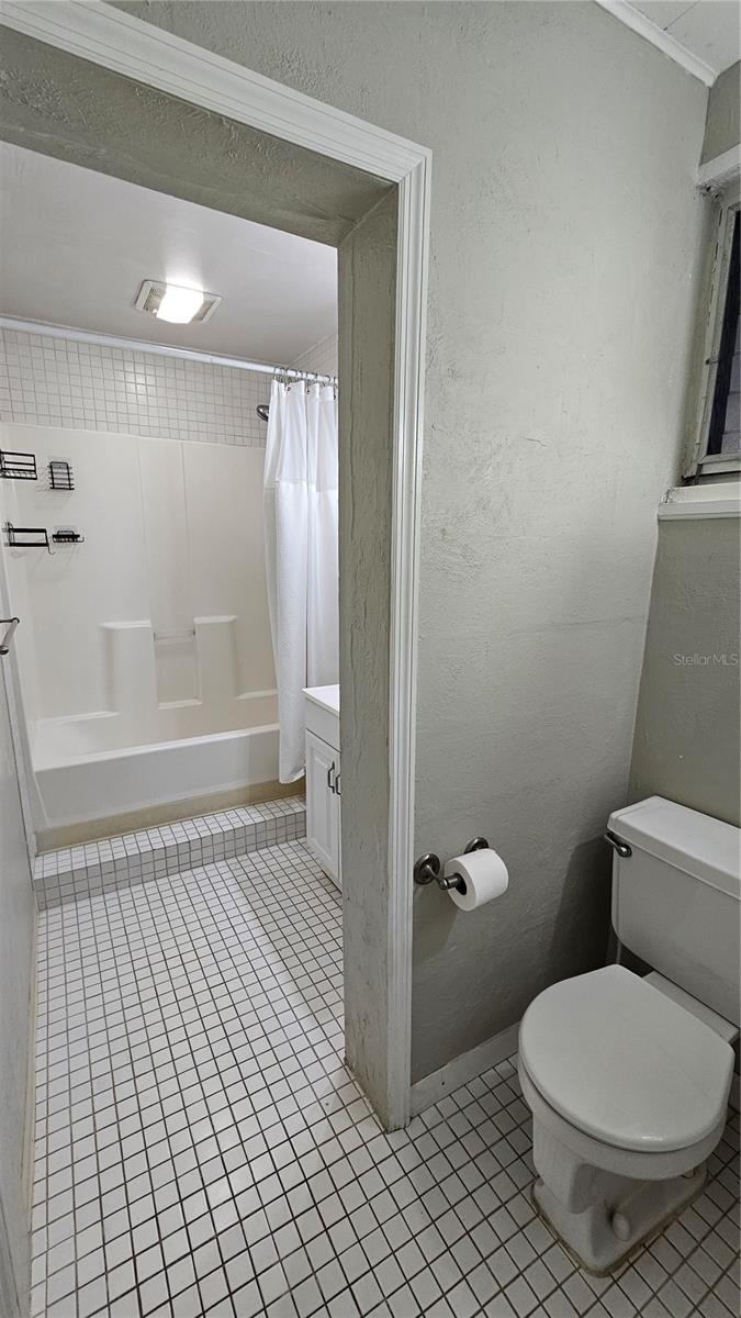 Image 7 of 17 For 1413 Warren Avenue