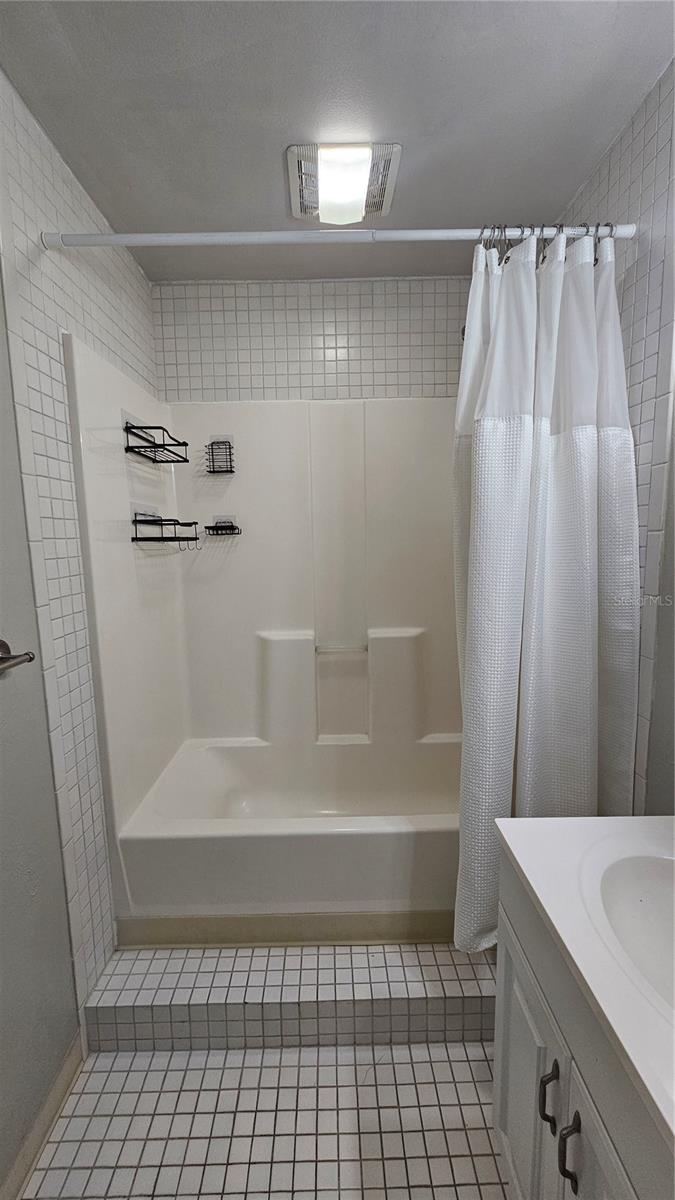 Image 9 of 17 For 1413 Warren Avenue