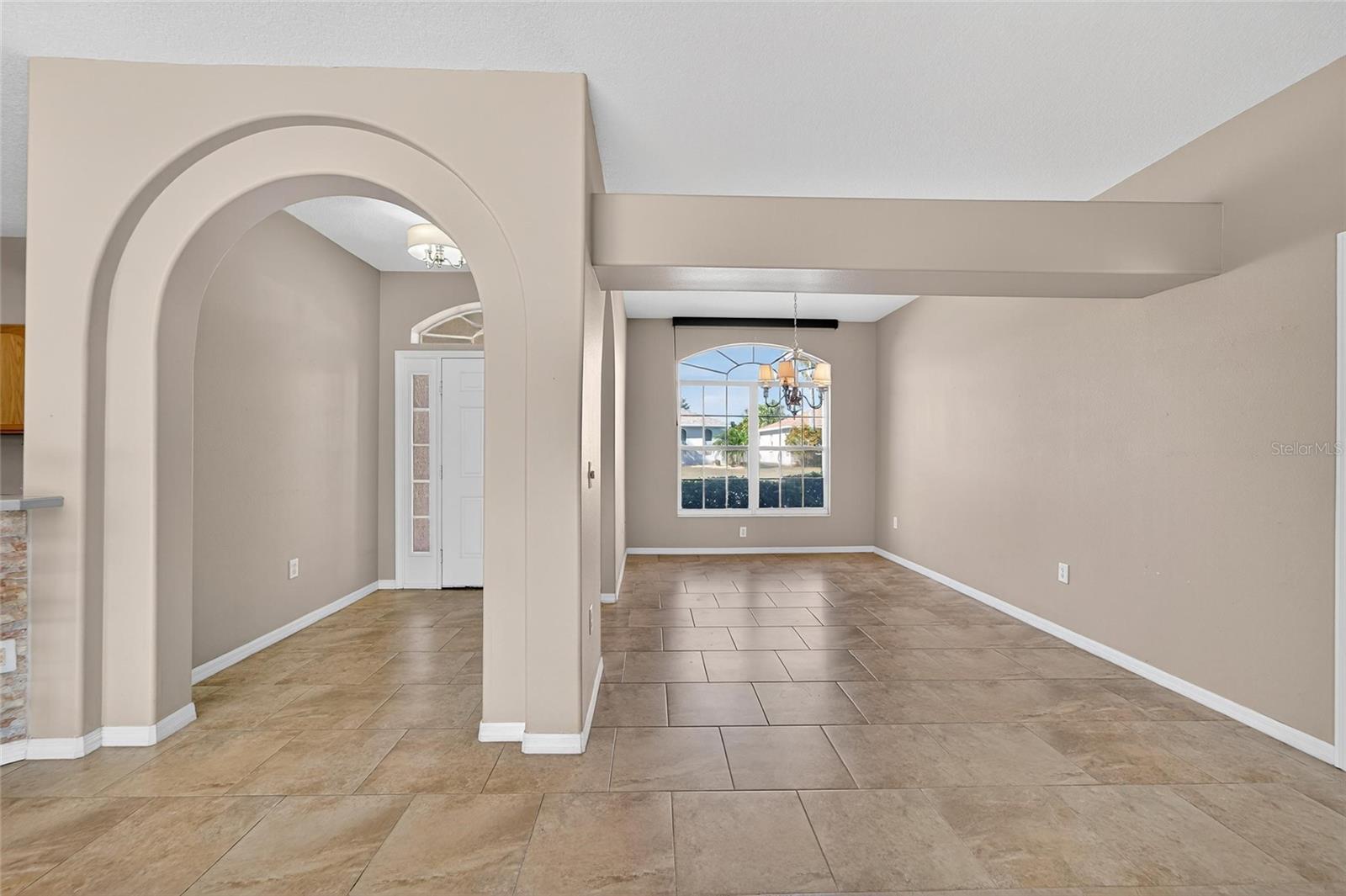 Image 12 of 87 For 1615 Oracle Drive